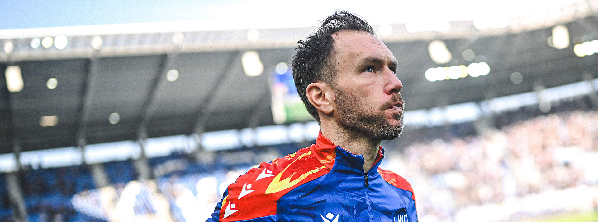 Robin Himmelmann läuft zum Warmup