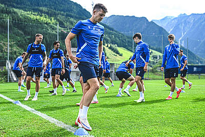 Kapitän Marvin Wanitzek und Teamkollegen bei einer Trainingseinheit im Österreich.