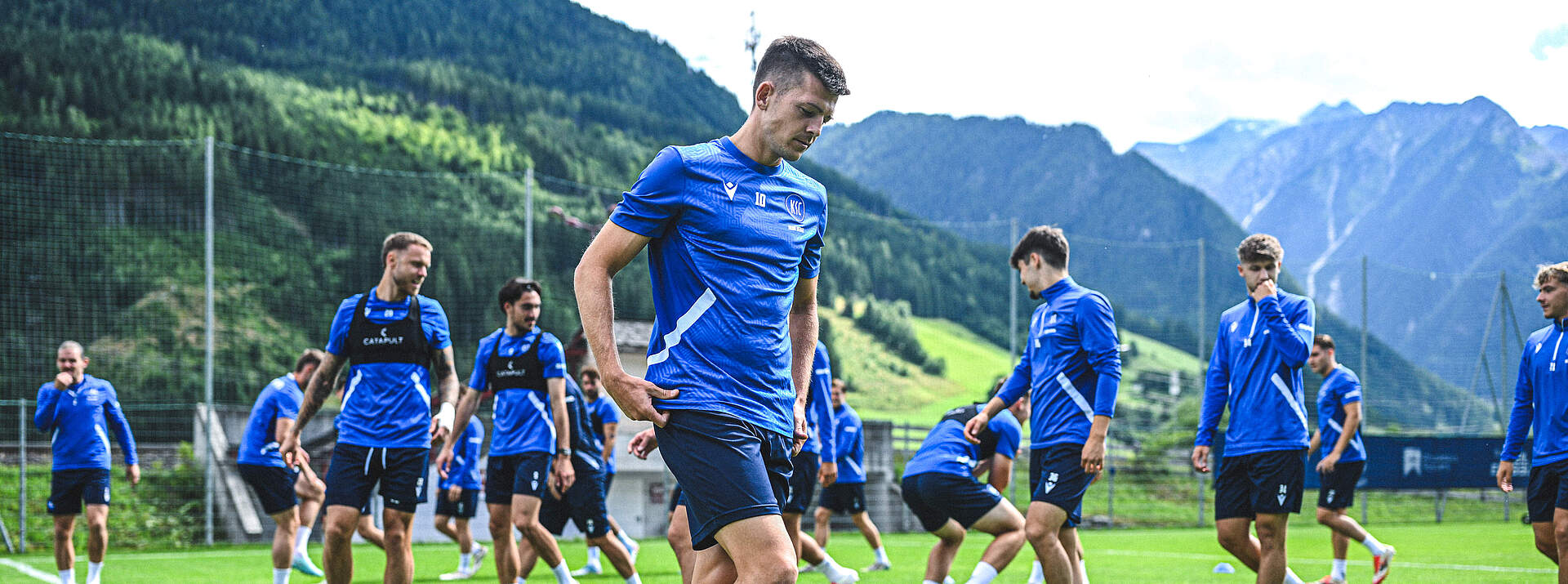 Kapitän Marvin Wanitzek und Teamkollegen bei einer Trainingseinheit im Österreich.