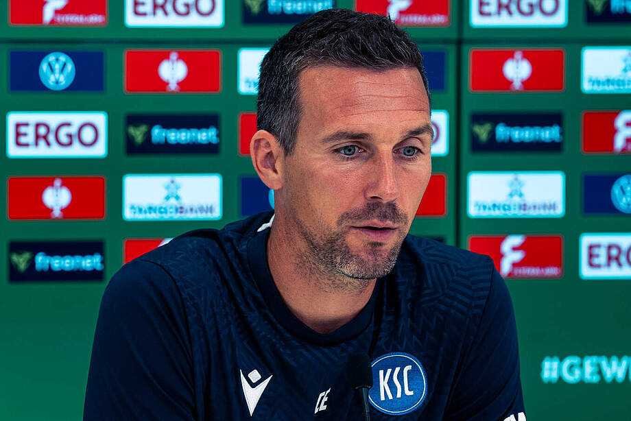 Eichner bei der Pressekonferenz