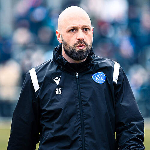 U19 Co-Trainer Julian Schwarz vor dem Spiel
