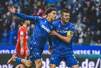 Ben Farhat und Wanitzek jubeln