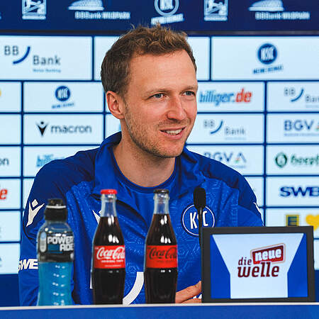 Max Senft bei der PK