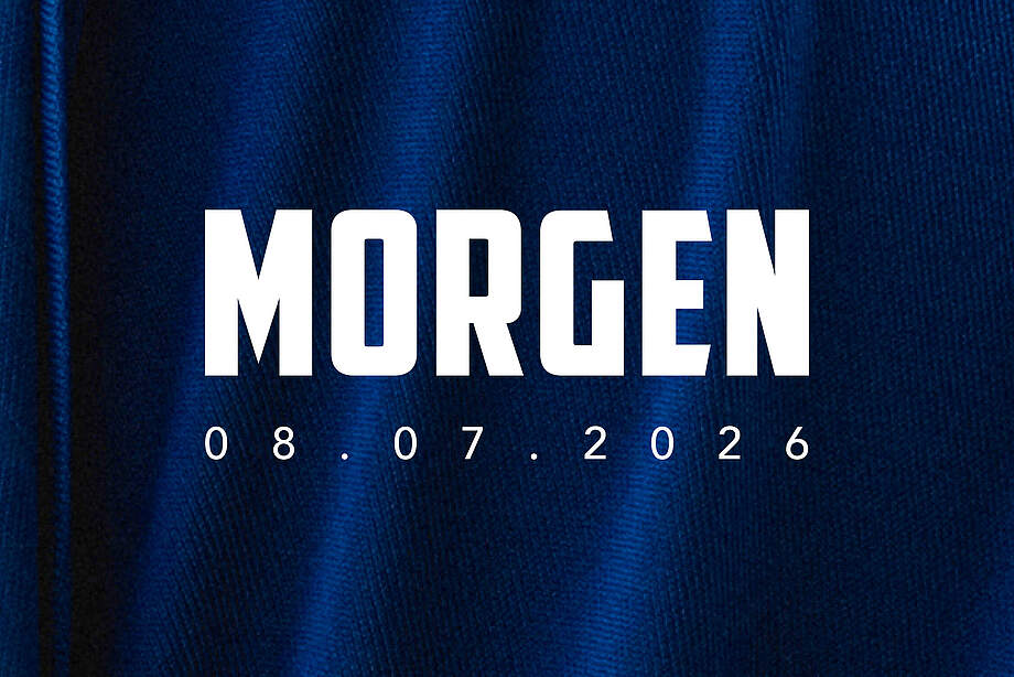 Blauer Stoff mit der Aufschrift "Morgen, 08.07.2026"