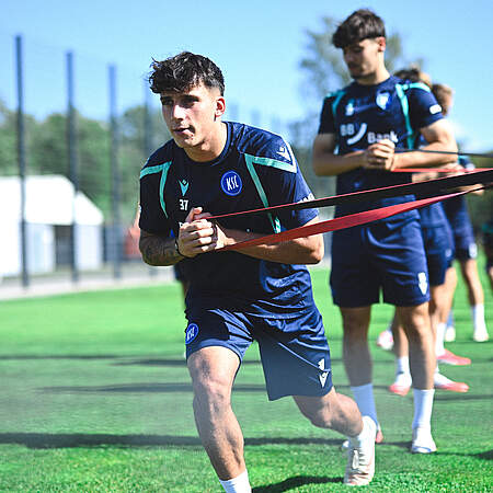 Ponente-Ramirez im Training beim Warmmachen