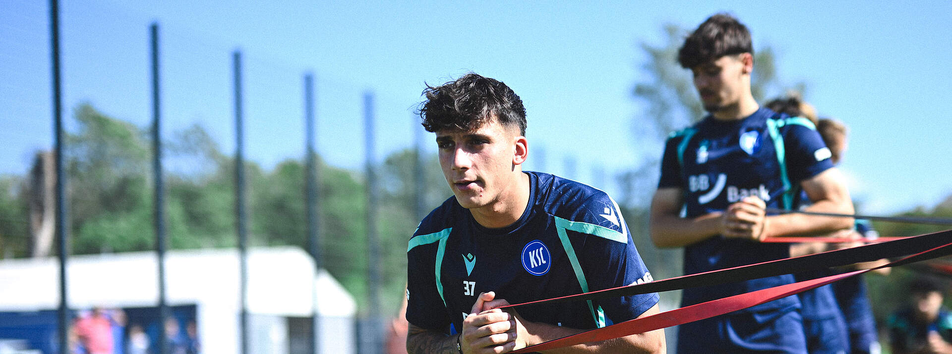 Ponente-Ramirez im Training beim Warmmachen