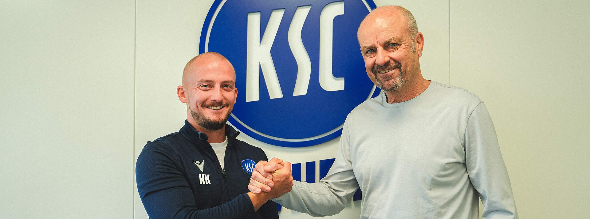 U15-Cheftrainer Kevin Kühn mit Ede Becker