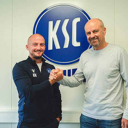 U15-Cheftrainer Kevin Kühn mit Ede Becker