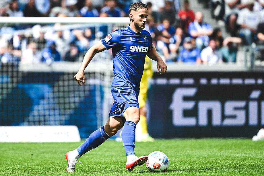 Christoph Kobald am Ball. 