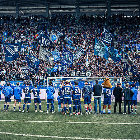 Spieler bedanken sich bei den Fans für den Support