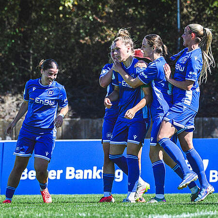 KSC-Frauen bejubeln Tor