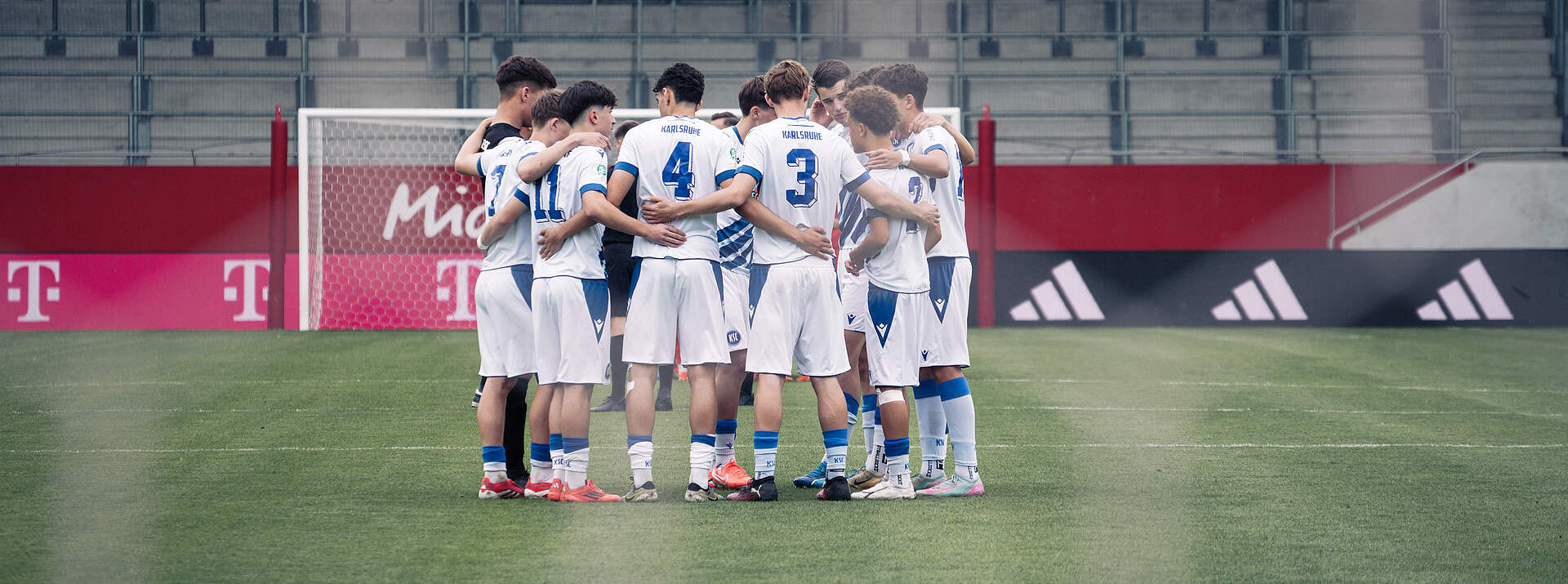 Die U17 auf dem Campus vor Anpfiff