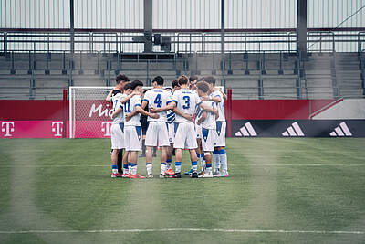 Die U17 auf dem Campus vor Anpfiff