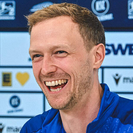 Max Senft bei der Pressekonferenz vor dem Heimspiel gegen Bielefeld
