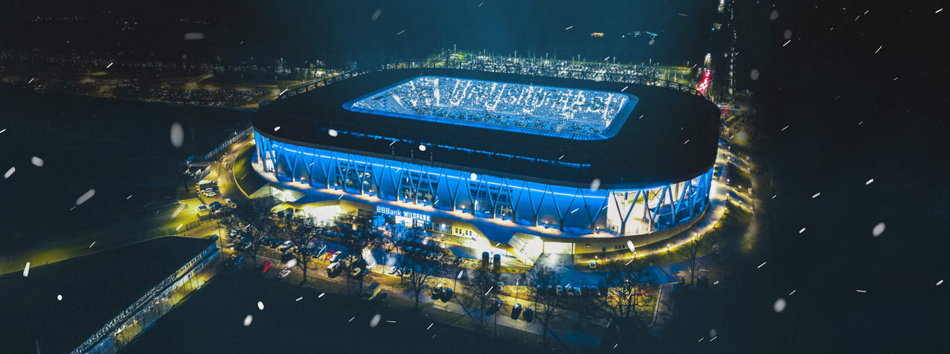 Drohnenaufnahme: Das Weihnachtliche Stadionsingen im letzten Jahr