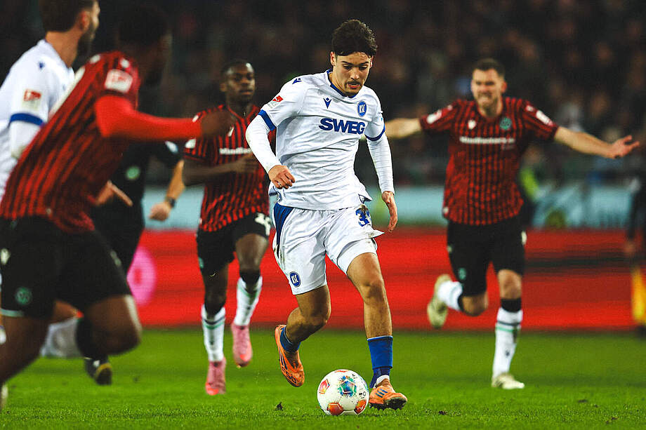 Pinto Pedrosa im Dribbling