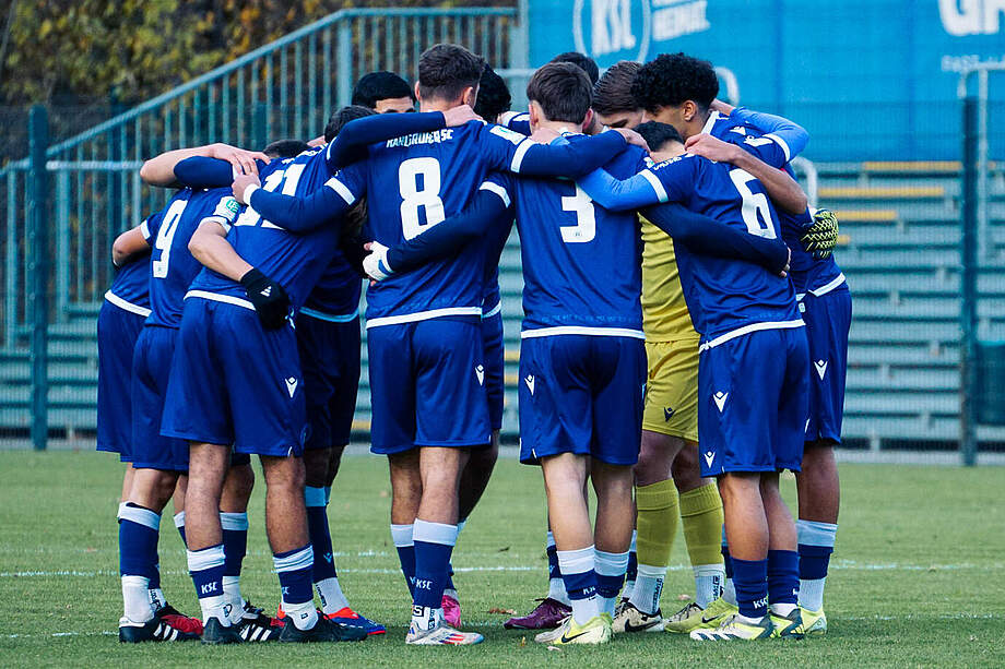 Spielerkreis vor dem U19 Match.