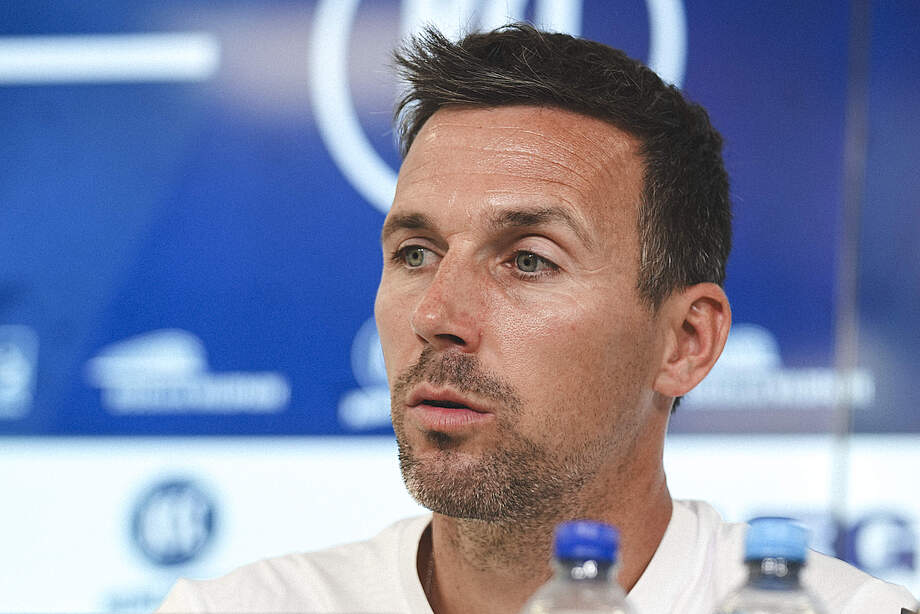 Christian Eichner bei der PK