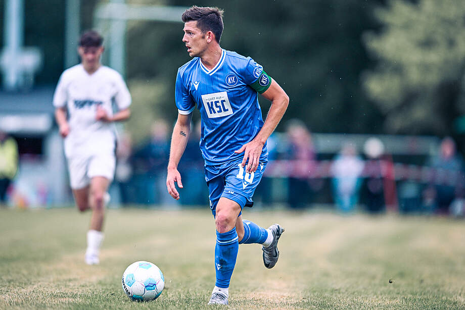 Marvin Wanitzek im Dribbling