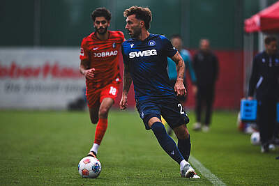 Fabian Schleusener am Ball.