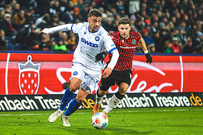 Philipp Förster am Ball