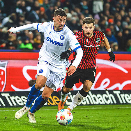 Philipp Förster am Ball