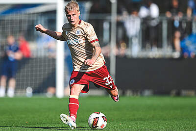 Viktor Bergh am Ball