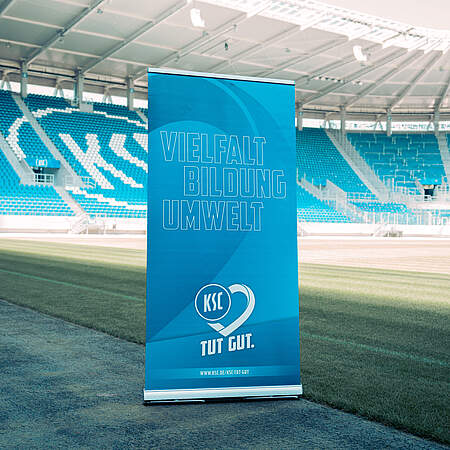 KSC TUT GUT.-Aufsteller im BBBank Wildpark