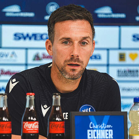 Eichner bei der Pressekonferenz
