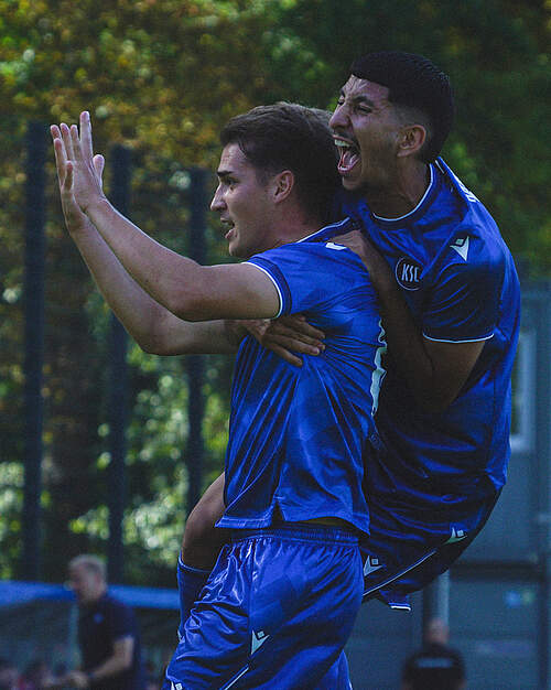 Ersungur und Arbai bejubeln die 1:0-Führung