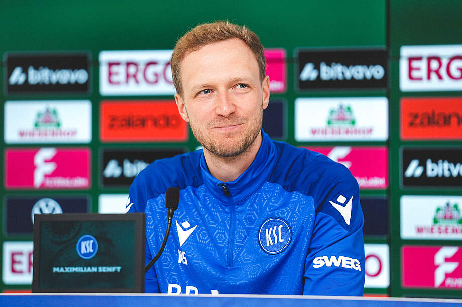 Max Senft bei der PK