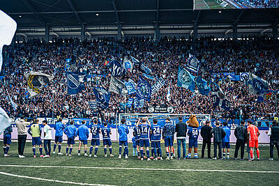 KSC-Spieler bedanken sich bei den Fans für den Support