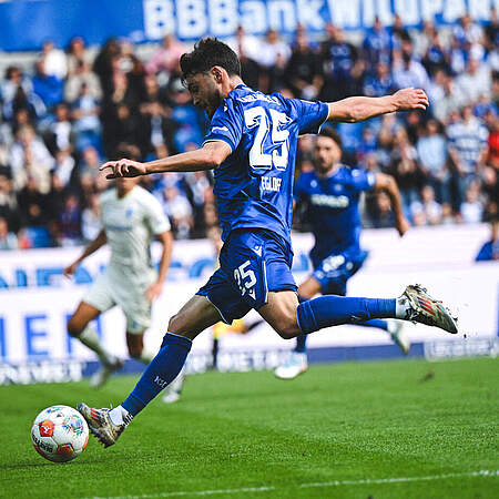 Lilian Egloff am Ball. 