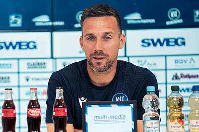 Christian Eichner bei der Pressekonferenz