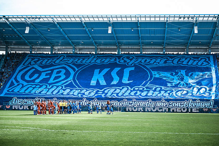 Choreo der Gegnengerade beim Heimspiel gegen Fortuna Düsseldorf aus der Saison 2022/23.