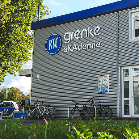 Die KSC grenke aKAdemie von außen