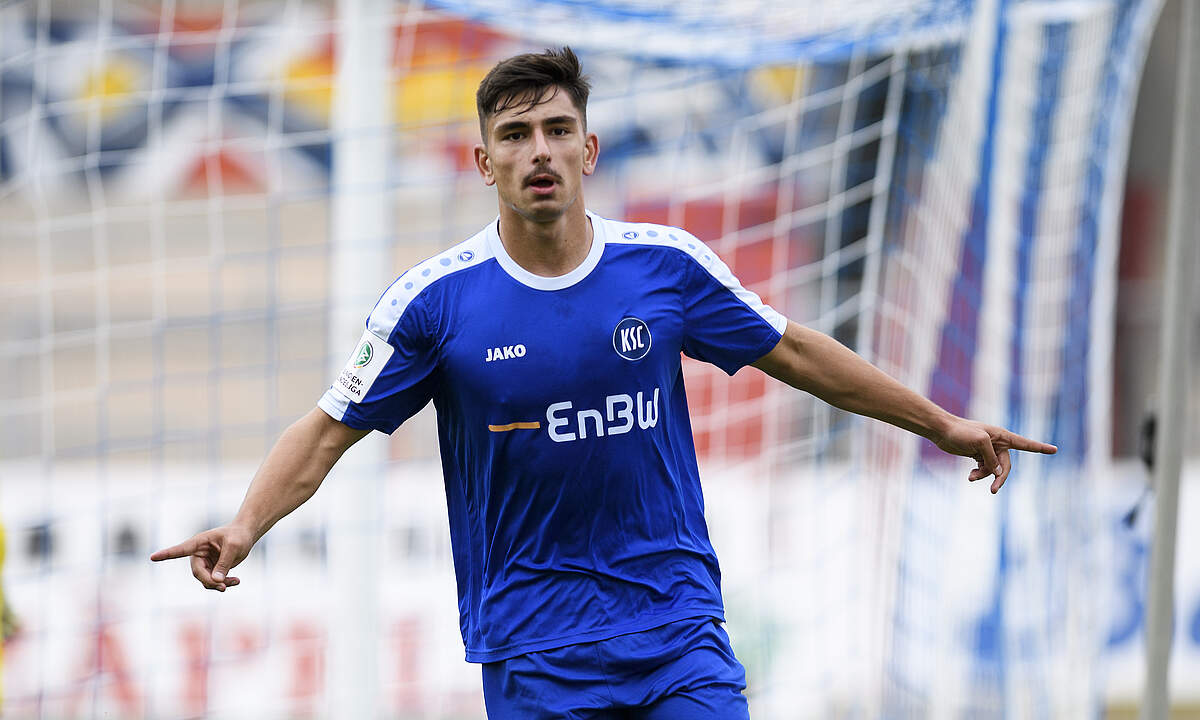 Malik Batmaz unterschreibt Profivertrag bis 2021: KSC - MEINE HEIMAT.