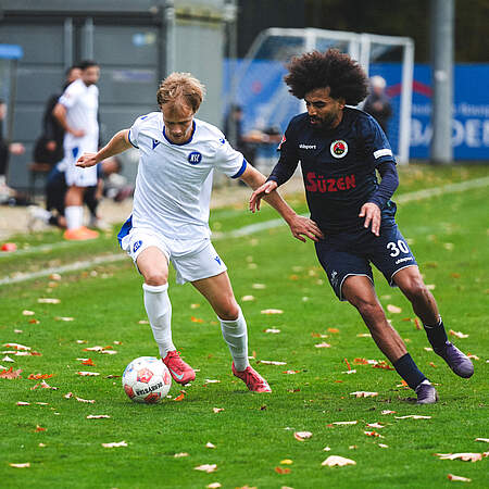 U23-Spieler Luis Dettling im Dribbling