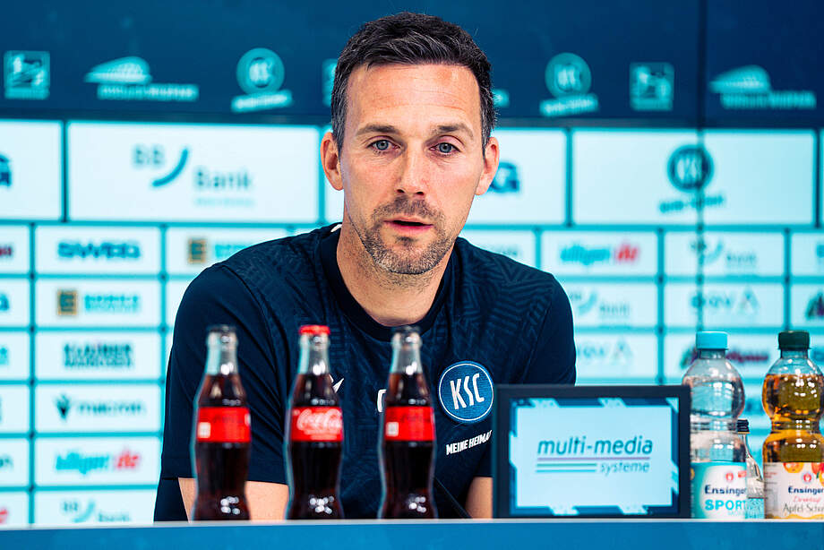 Eichner bei der Pressekonferenz