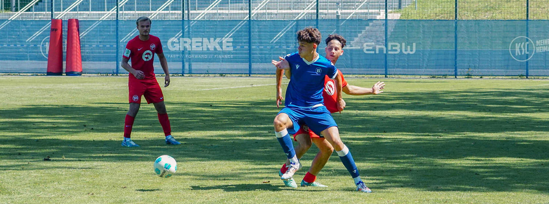 Toni Matenda schirmt den Ball ab