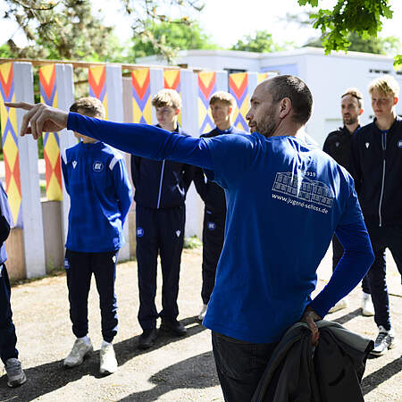 Die U15 beim Schloss Stutensee