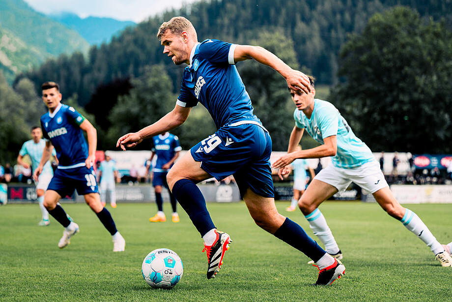 Lasse Günther am Ball