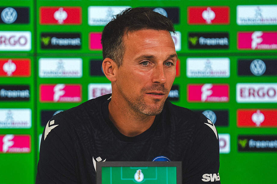 Eichner bei der Pressekonferenz