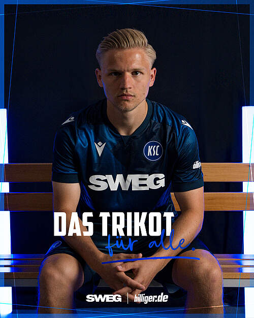 Andreas Müller im neuen KSC-Ausweichtrikot