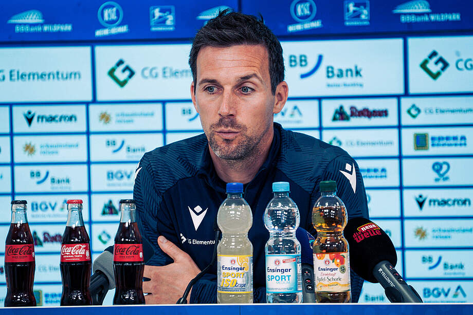 Eichner bei der Pressekonferenz