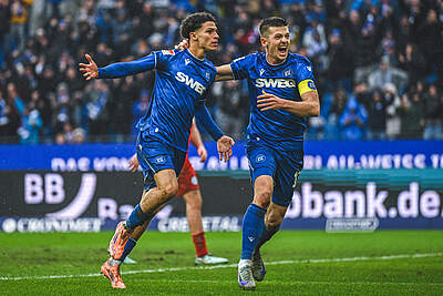 Ben Farhat und Wanitzek jubeln