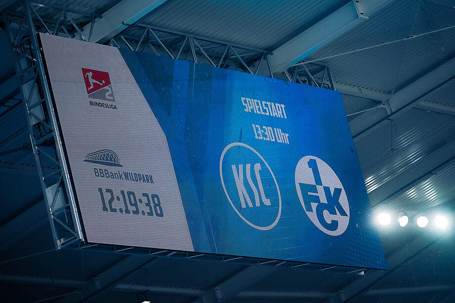 Leinwand zum Heimspiel gegen den FCK