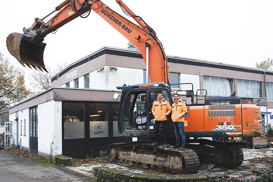 Michael Becker und Fabian Rimoldi auf dem Gelände