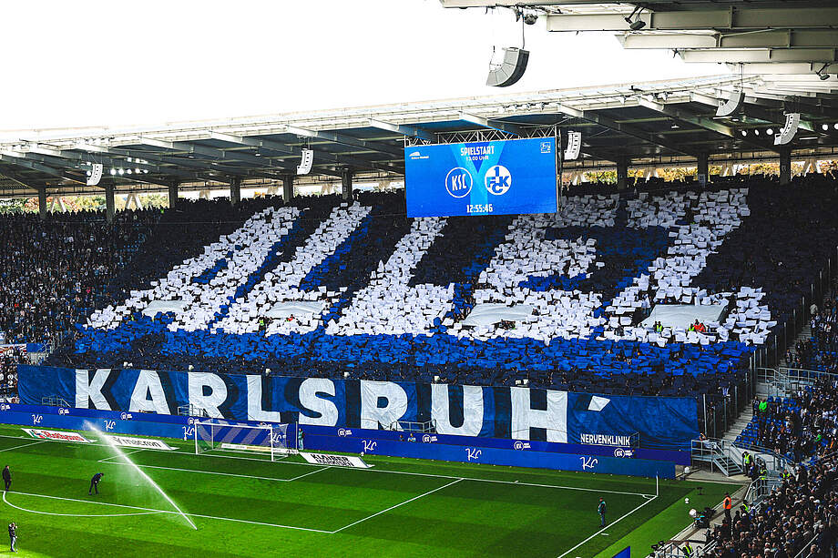 Fan-Choreo vor dem Derby. 