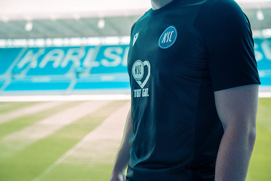T-Shirt mit Aufschrift "KSC TUT GUT."